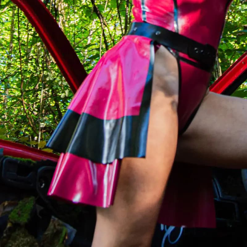 Jupe-Latex-TripleKap-Shoot1